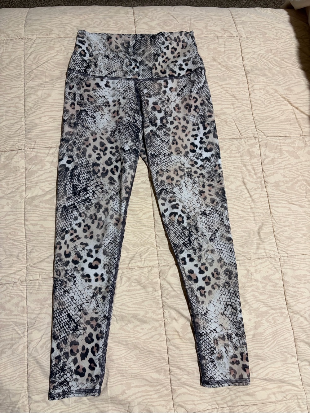 Animal Print Reptile-Pattern Leggings - Taupe/Black